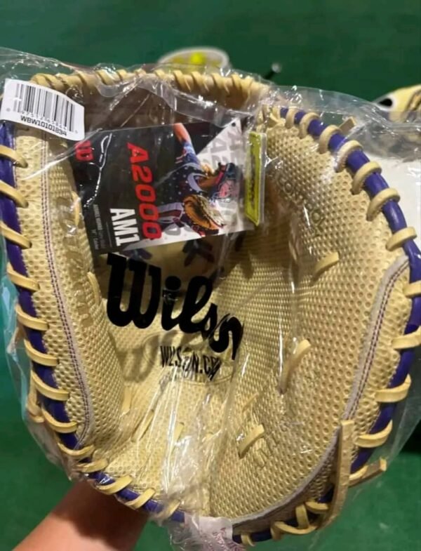 Wilson A2000 Catcher’s Glove