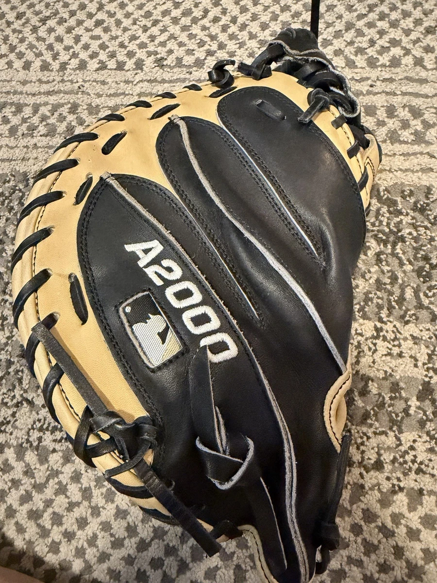 Wilson A2000 DPCM Catchers Mitt 33