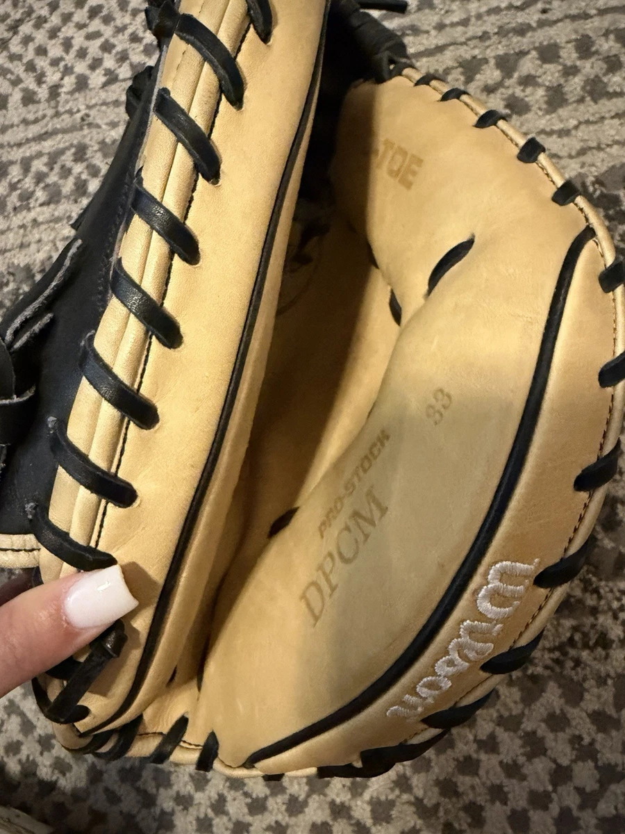 Wilson A2000 DPCM Catchers Mitt 33 - Image 2